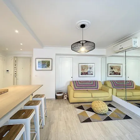 Center Old Town By The Sea Διαμέρισμα *