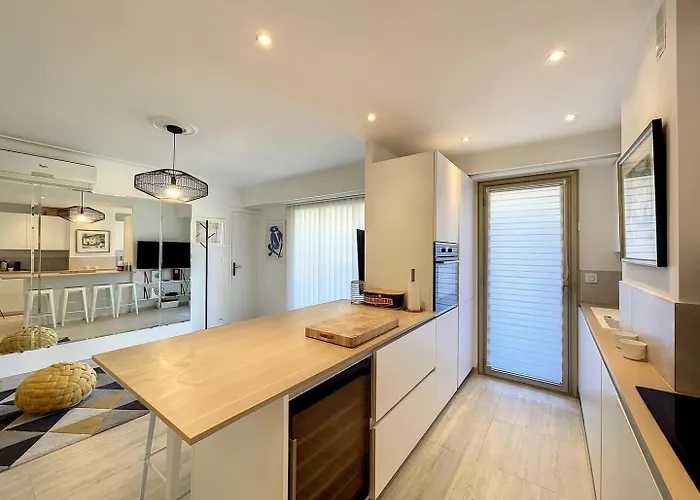 Center Old Town By The Sea