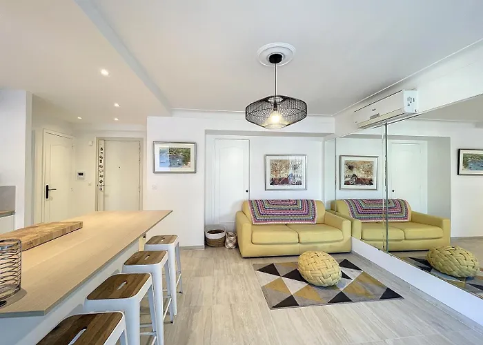 Center Old Town By The Sea Apartment *